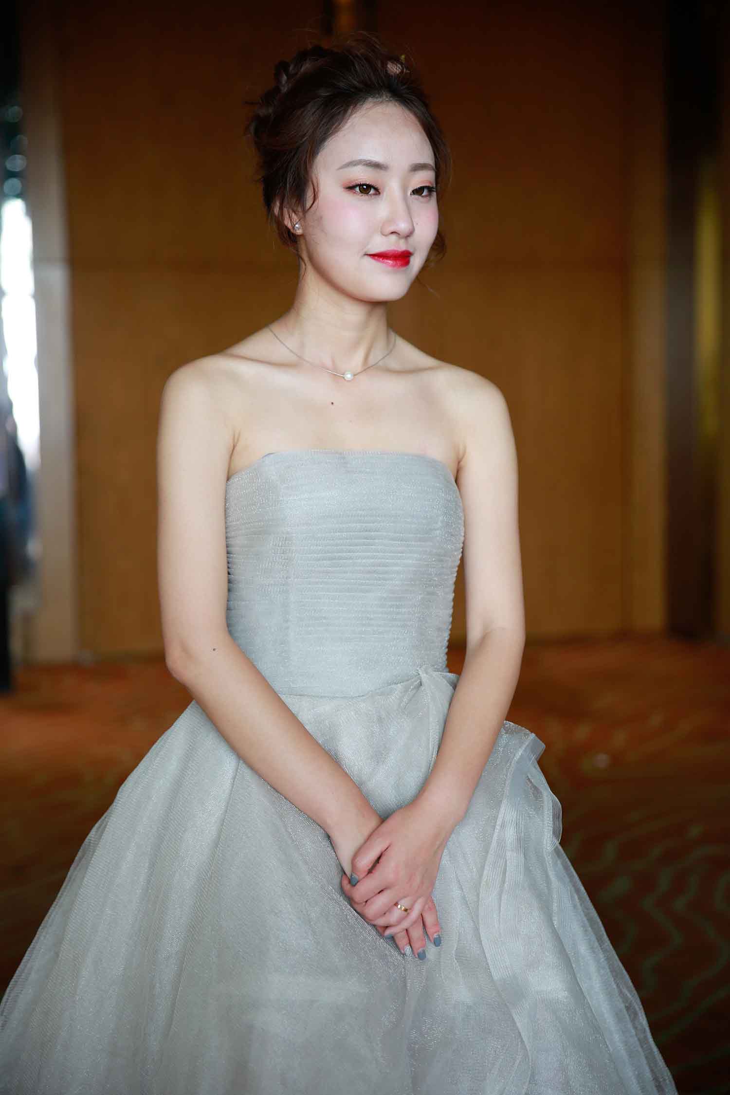 [素人新娘] 富家太太气质新娘的婚礼现场实拍写真 H208