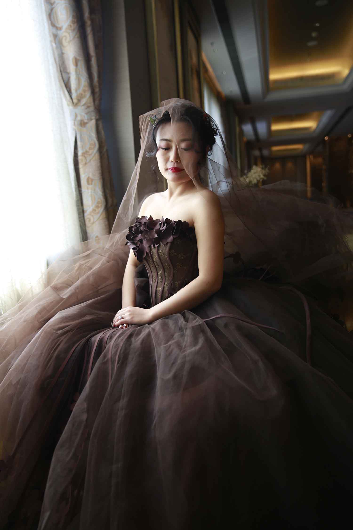 [素人新娘] 小巧可人事业线很深的新娘婚礼现场实拍写真 H217