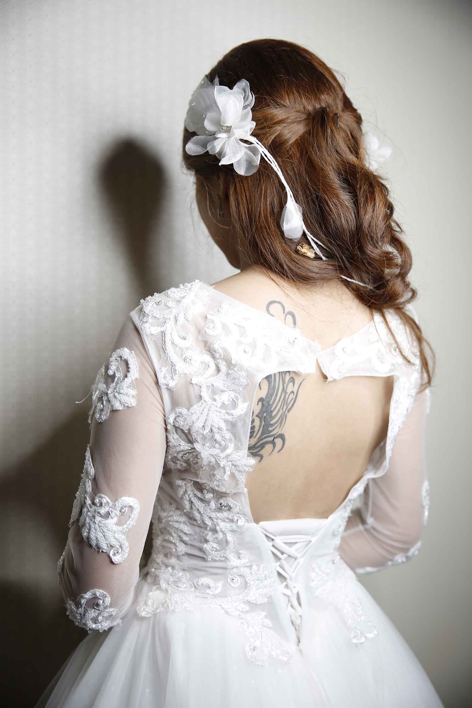 [素人新娘] 富态鹅蛋脸后背有纹身的新娘婚礼现场实拍写真 H215