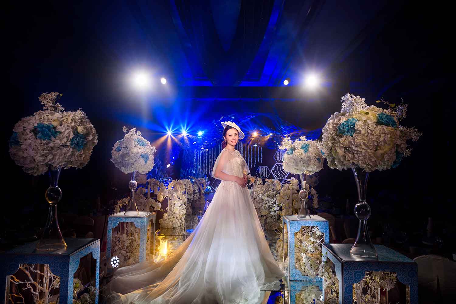 [素人新娘] 小巧可爱的公主气质新娘婚礼现场实拍写真 H211