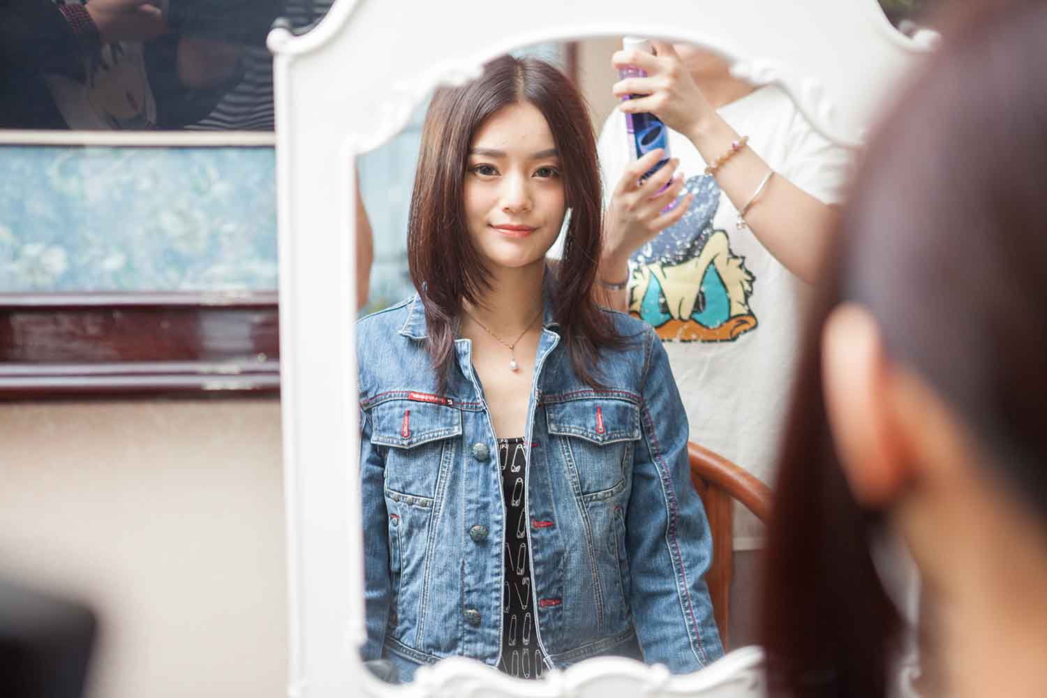 [素人新娘] 深V抹胸大眼睛美女新娘的婚礼现场实拍写真 H205