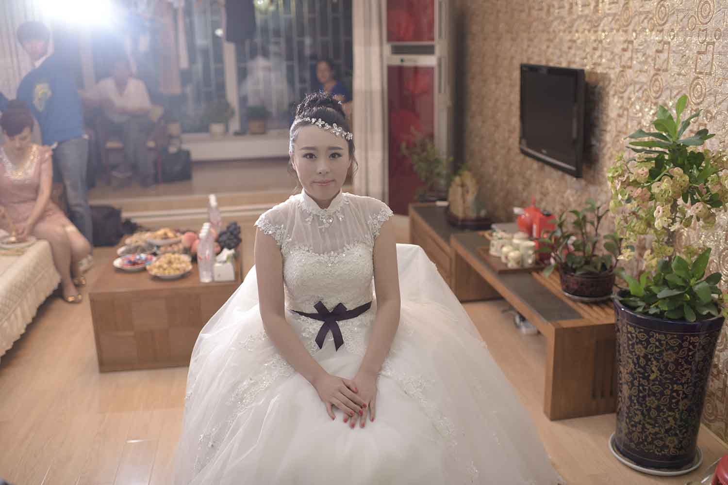 [素人新娘] 有点小可爱气质的美女新娘婚礼现场实拍写真 H430