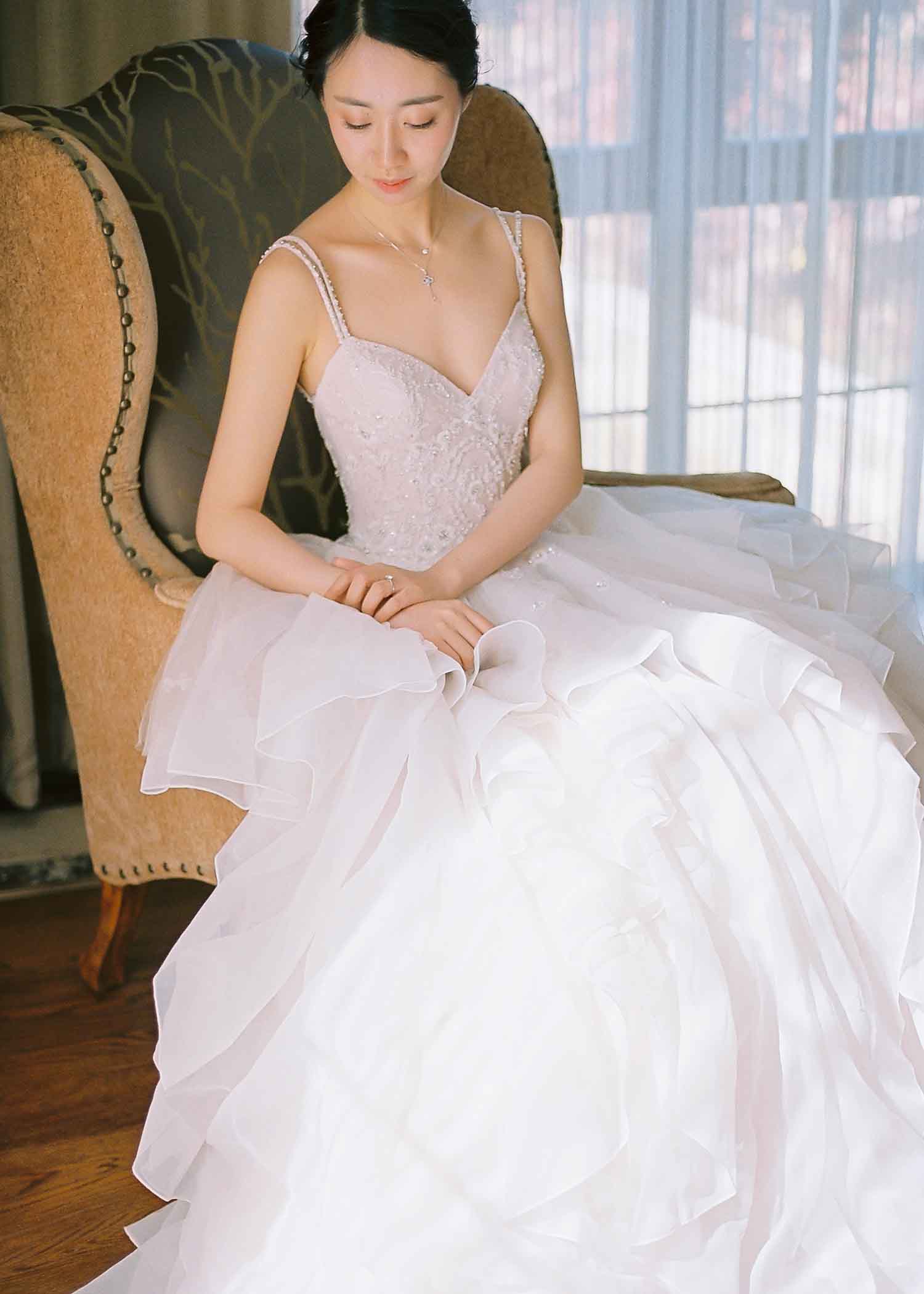 [素人新娘] 穿着蕾丝内裤很性感的新娘婚礼现场实拍写真 H356