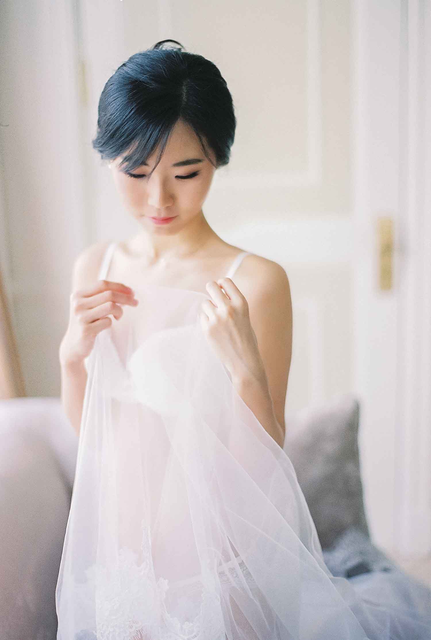 [素人新娘] 脚很性感的大长腿新娘婚礼现场实拍写真 H360