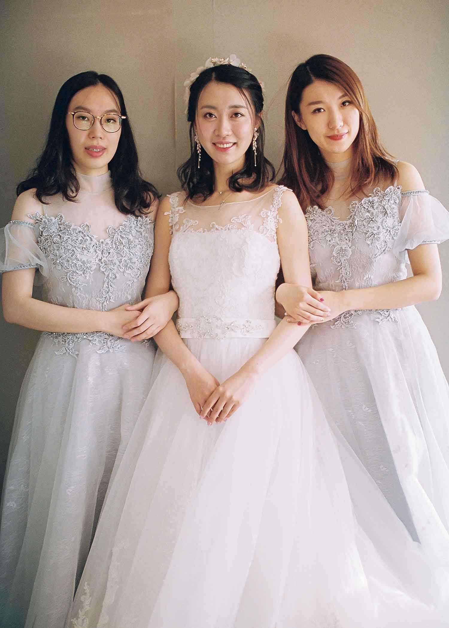 [素人新娘] 穿着蕾丝内裤很性感的新娘婚礼现场实拍写真 H356