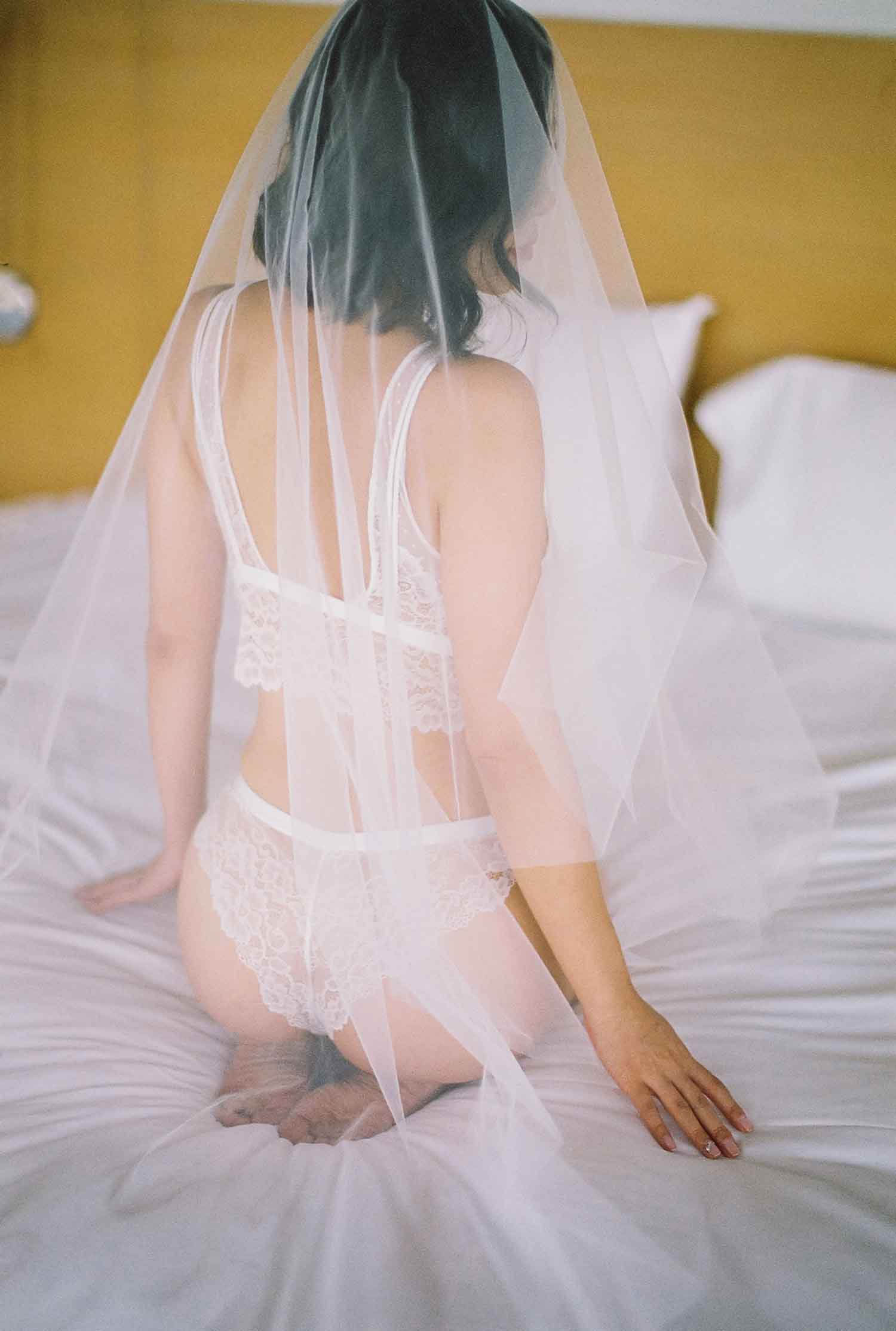 [素人新娘] 身材诱人屁股性感的新娘婚礼现场实拍写真 H331