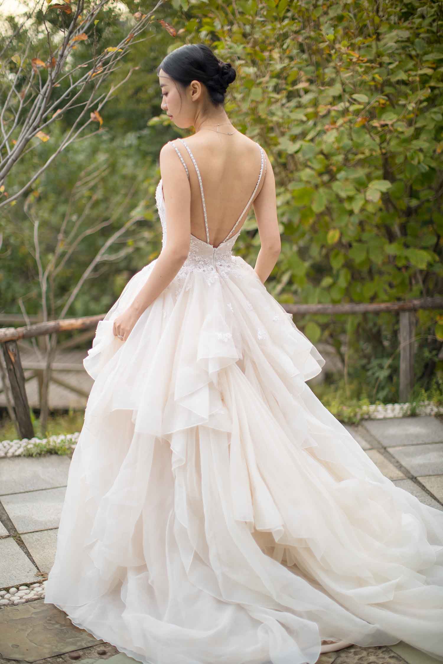 [素人新娘] 穿着蕾丝内裤很性感的新娘婚礼现场实拍写真 H356