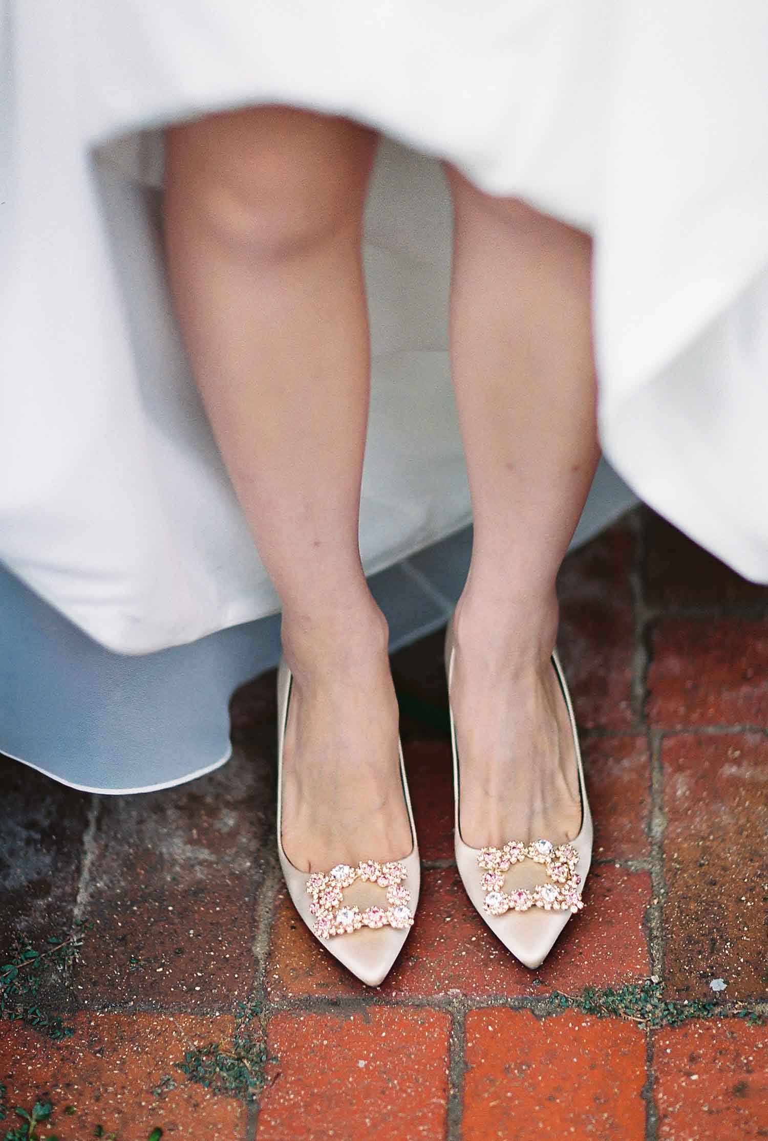 [素人新娘] 穿着黑色性感文胸的新娘婚礼现场实拍写真 H357