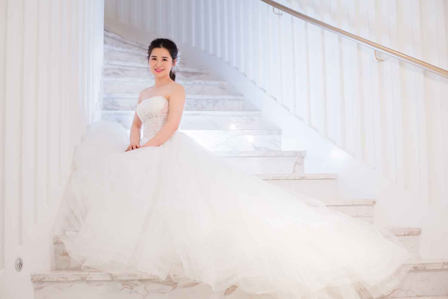 [素人新娘] 皮肤雪白的丰满可爱新娘婚礼现场实拍写真 H349