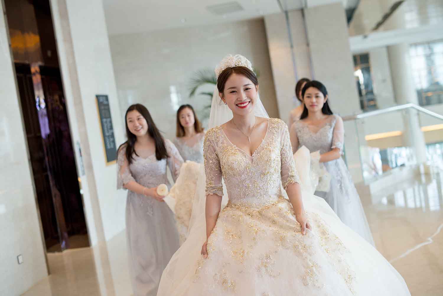 [素人新娘] 很有气质的大长腿白富美新娘婚礼现场实拍写真 H329