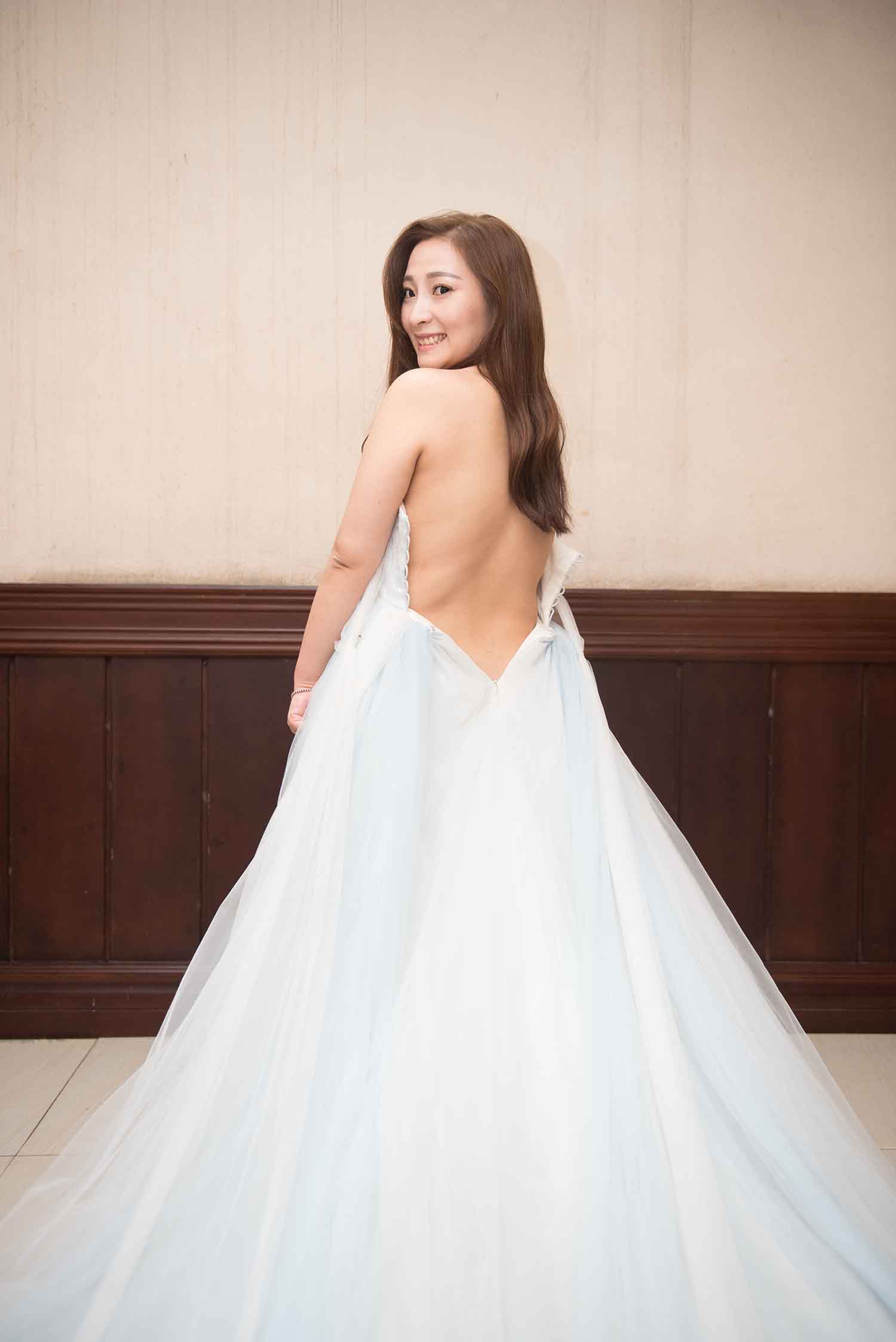 [素人新娘] 笑容甜美身材丰满性感的新娘婚礼现场实拍写真 H332