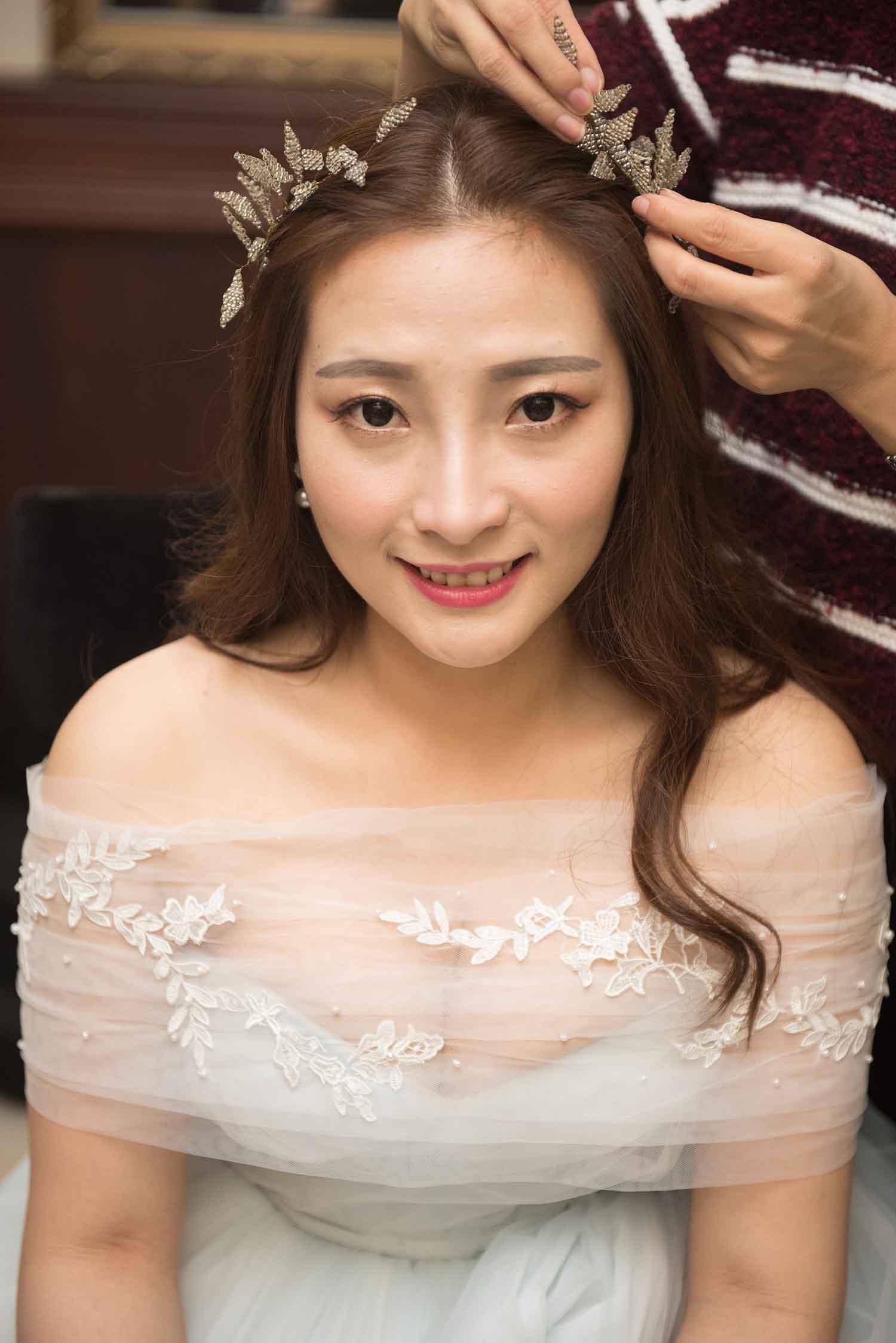 [素人新娘] 笑容甜美身材丰满性感的新娘婚礼现场实拍写真 H332