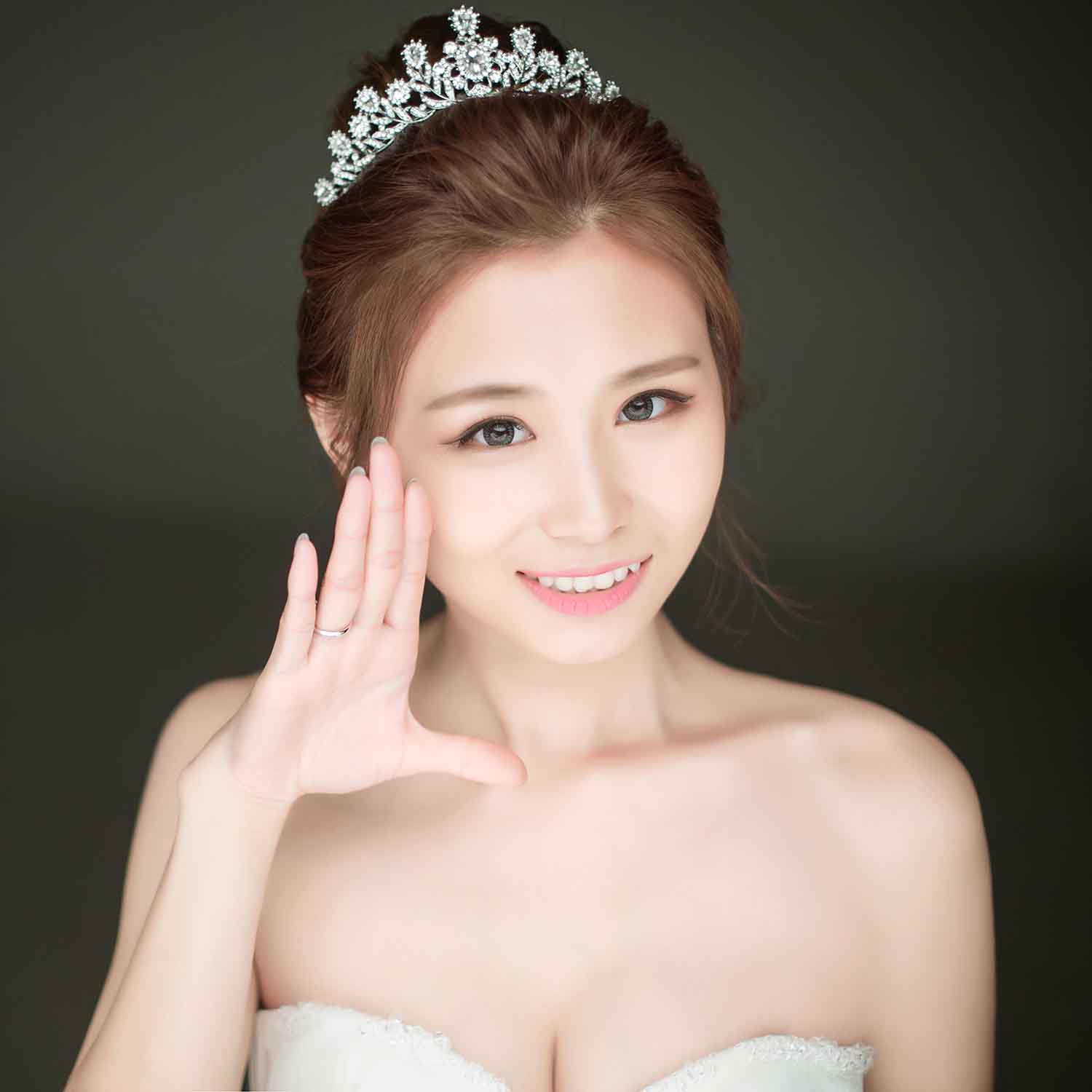 [素人新娘] 前凸后翘身材很好的美女新娘婚礼现场实拍写真 H328