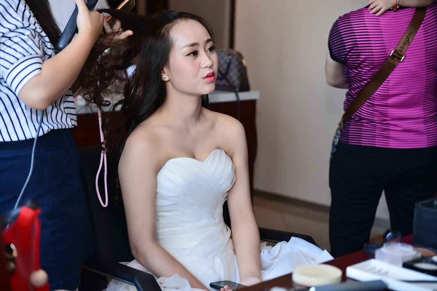 [素人新娘] 身材匀称丰满的新娘婚礼现场实拍写真 H418