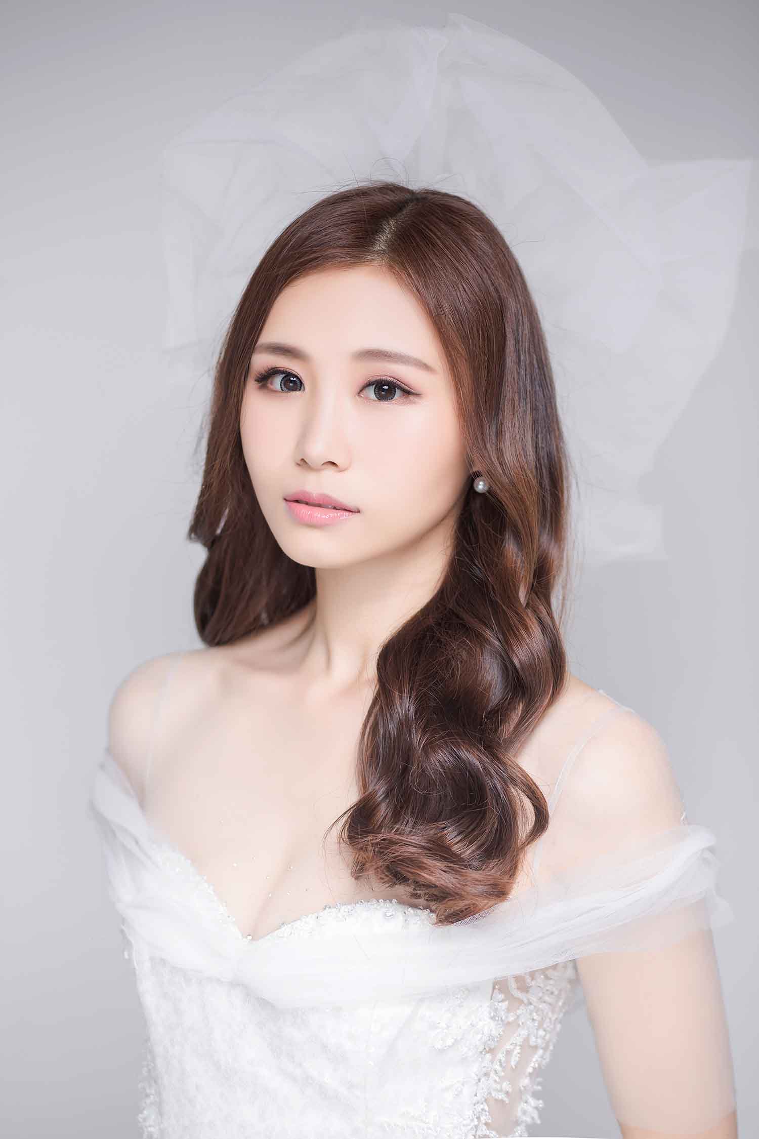 [素人新娘] 前凸后翘身材很好的美女新娘婚礼现场实拍写真 H328