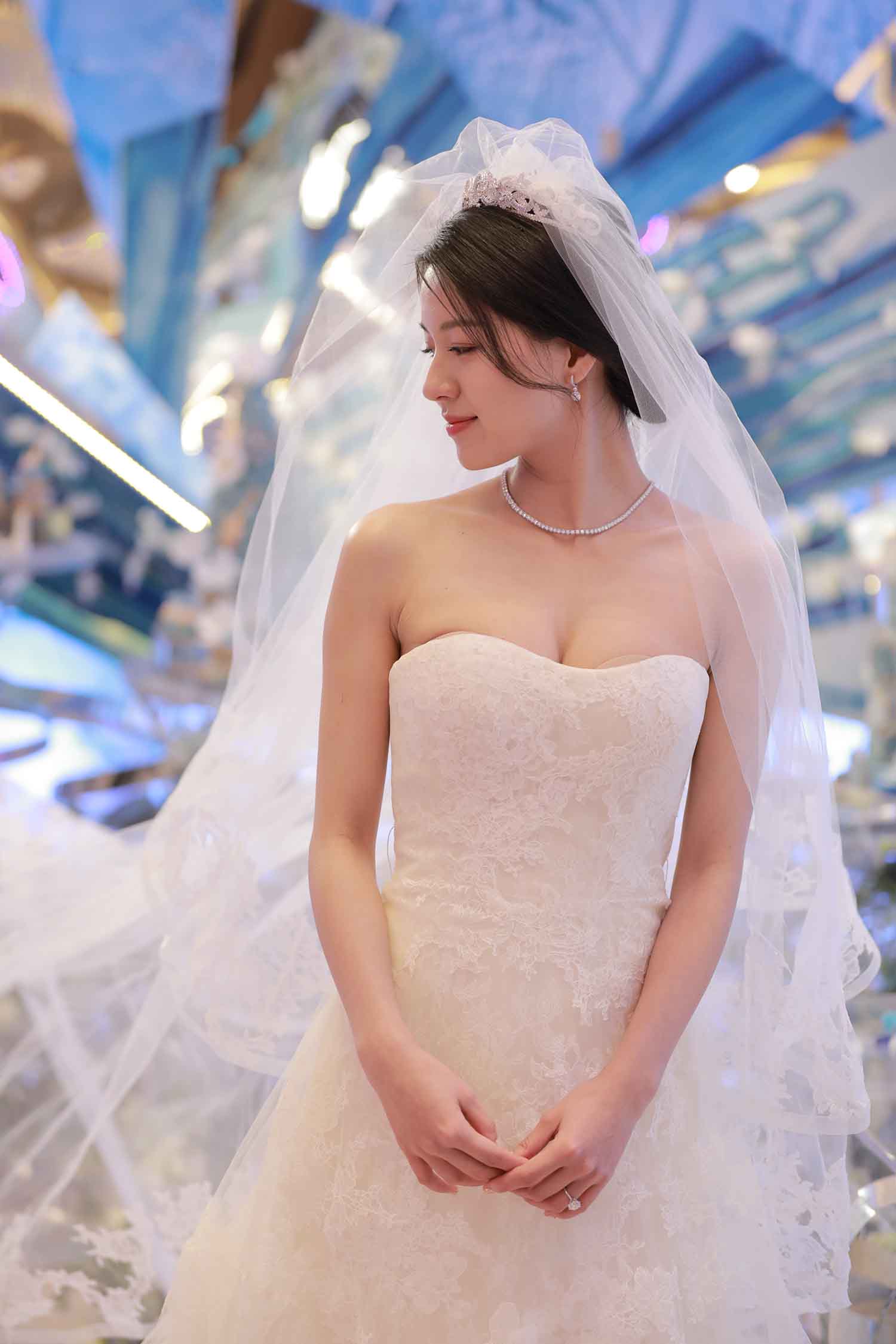 [素人新娘] 既漂亮又多才多艺的新娘婚礼现场实拍写真 H340