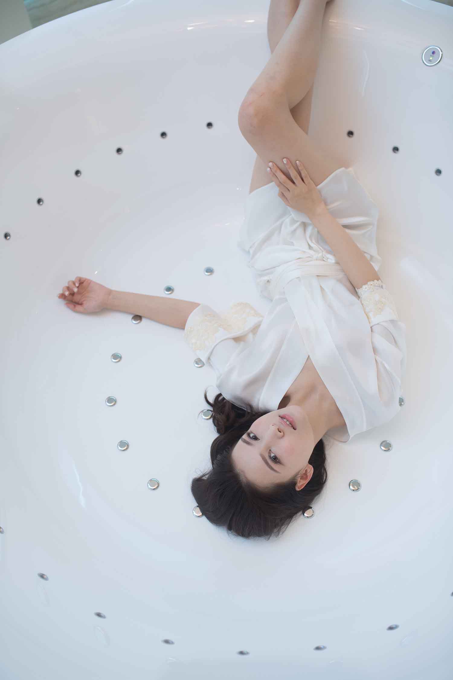 [素人新娘] 有明星气质的清纯白富美新娘婚礼现场实拍写真 H330