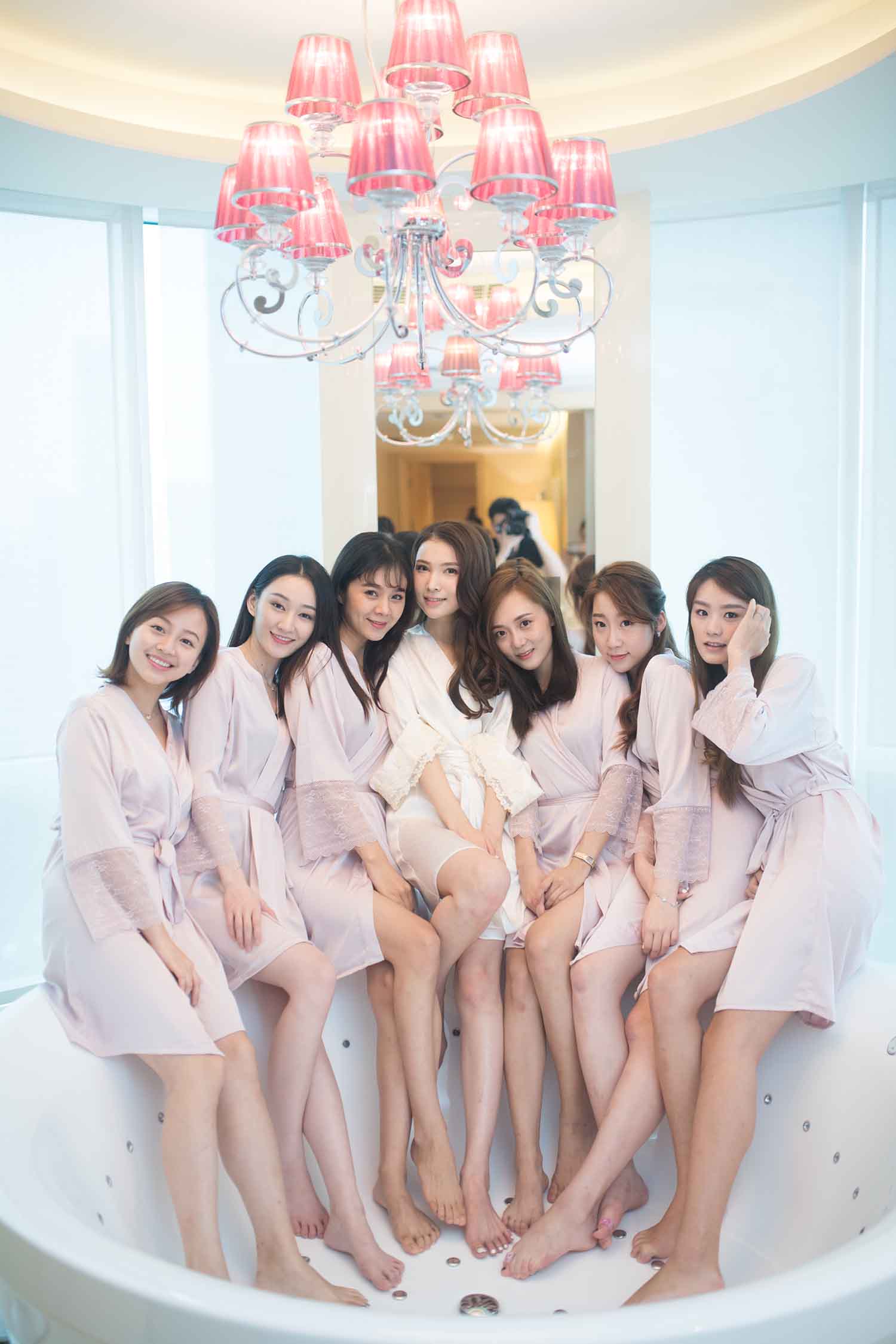 [素人新娘] 有明星气质的清纯白富美新娘婚礼现场实拍写真 H330