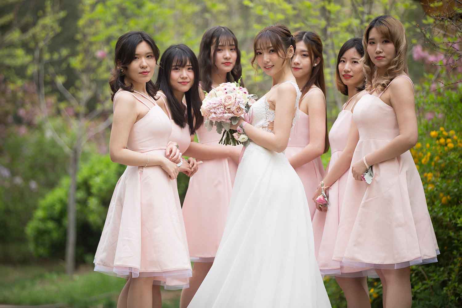 [素人新娘] 长的甜美可爱身材还很好的美女新娘婚礼现场实拍写真 H425