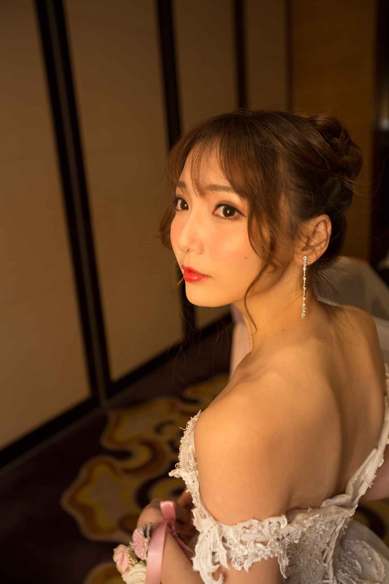 [素人新娘] 长的甜美可爱身材还很好的美女新娘婚礼现场实拍写真 H425