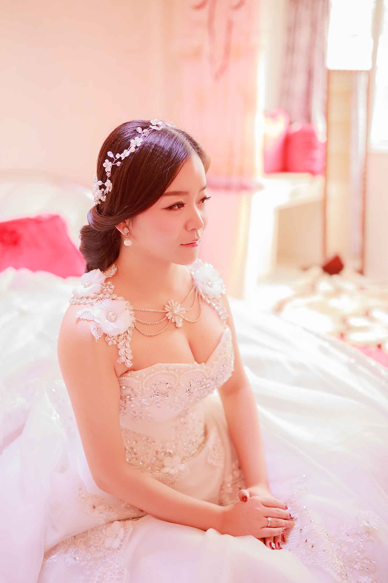 [素人新娘] 又大又翘长得还很水灵的新娘婚礼现场实拍写真 H343