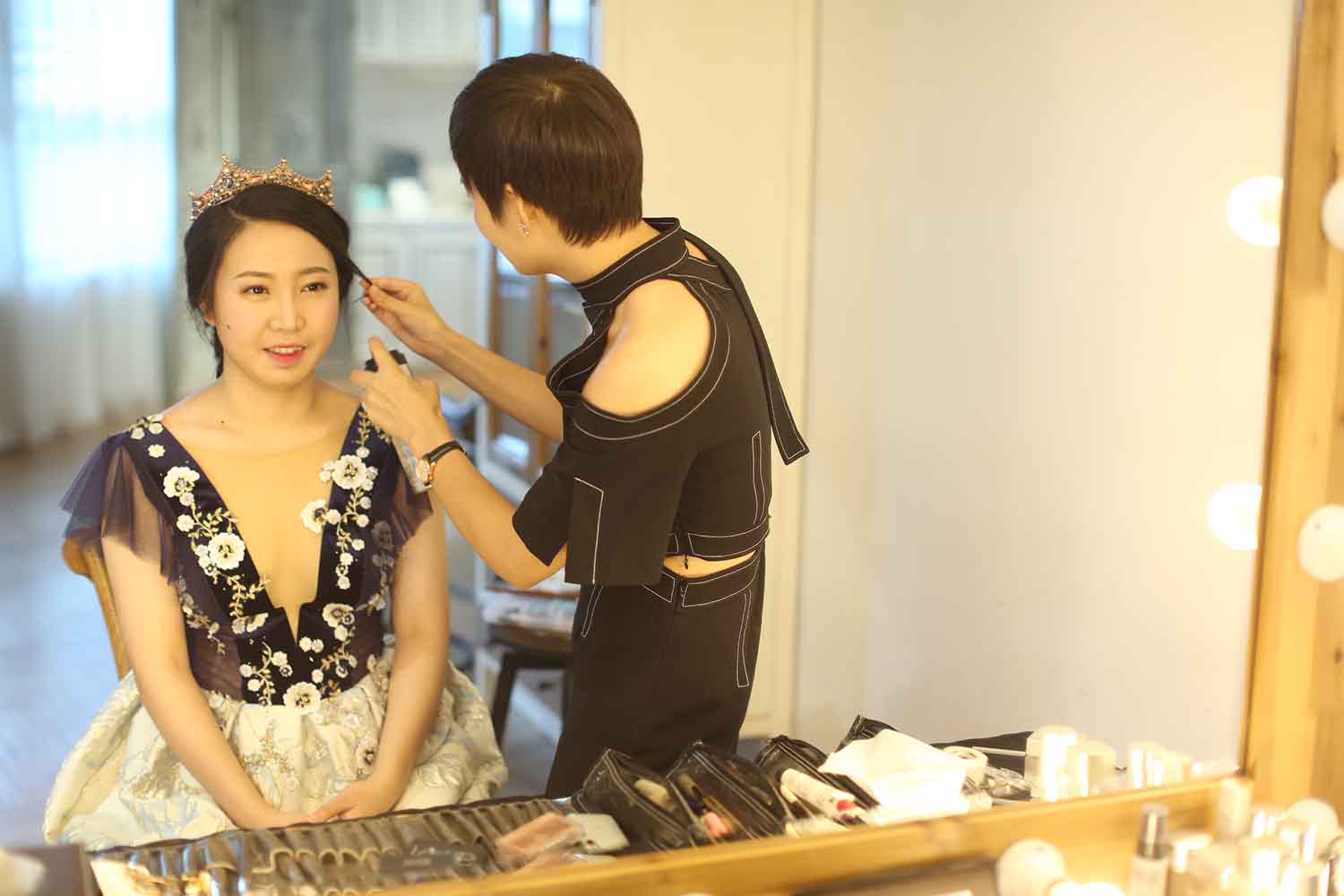 [素人新娘] 化妆之后判若两人的新娘婚纱照实拍写真 H453