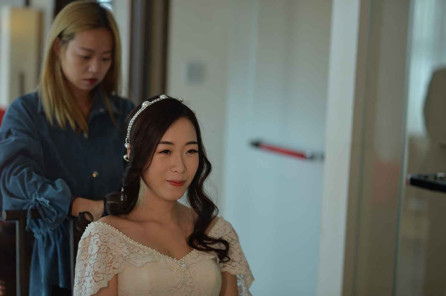 [素人新娘] 抿嘴笑时非常迷人的美女新娘婚礼现场实拍写真 H417