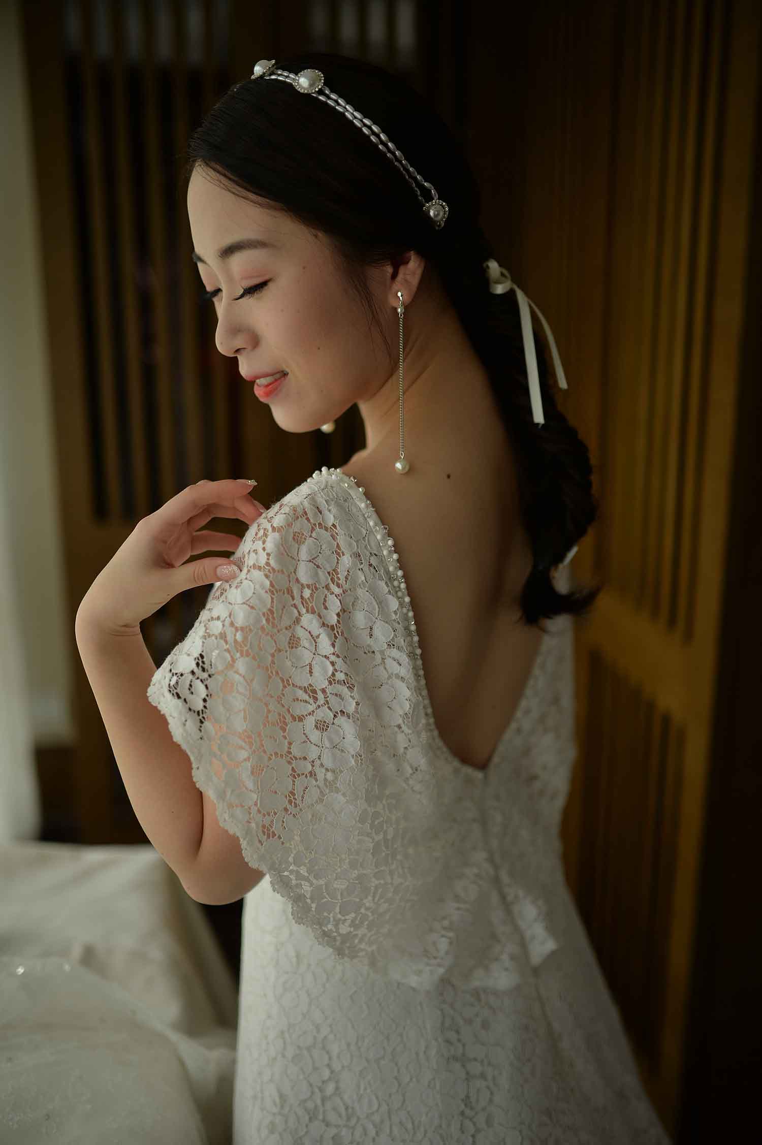 [素人新娘] 抿嘴笑时非常迷人的美女新娘婚礼现场实拍写真 H417