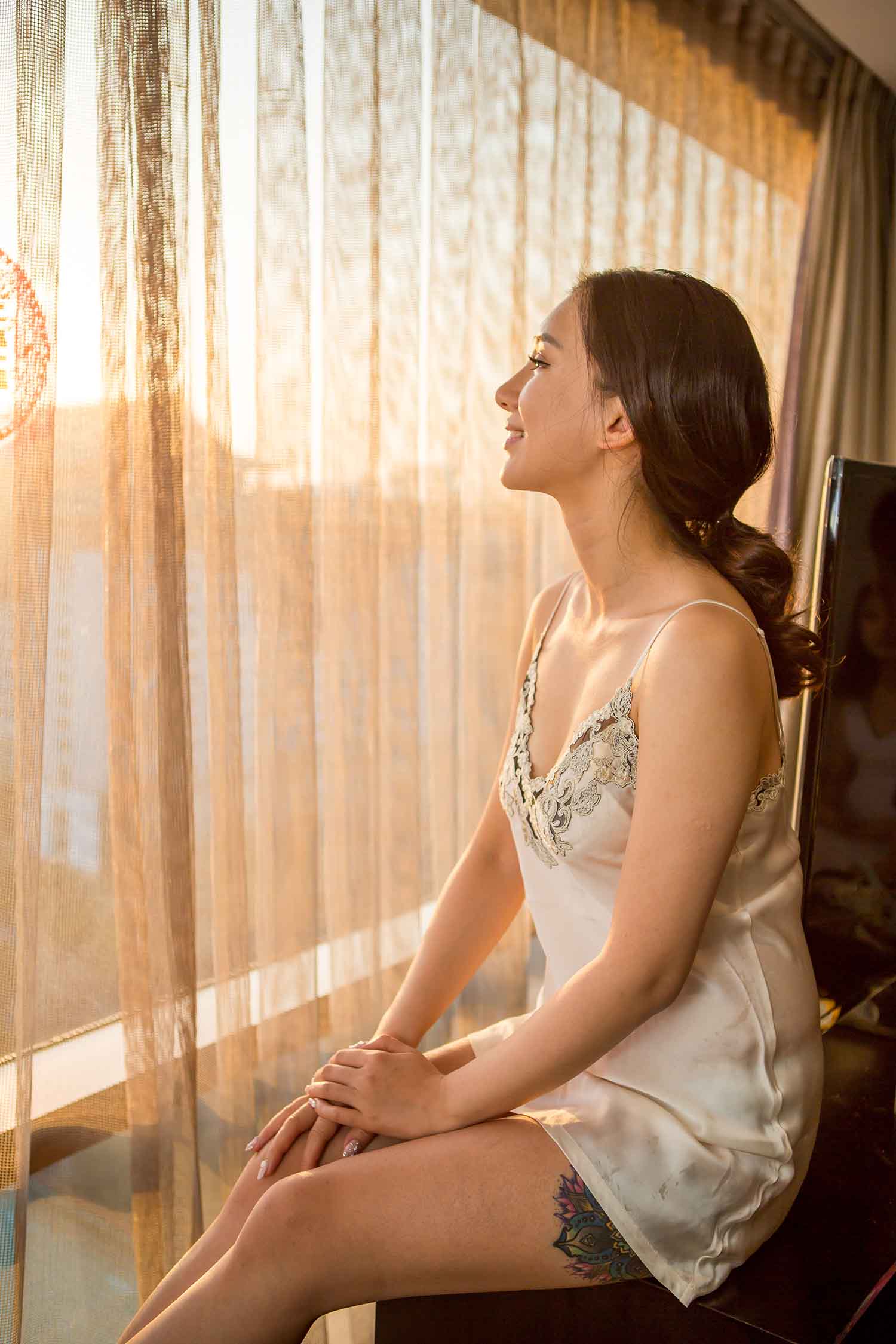 [素人新娘] 露着小肚腩和性感大腿的新娘婚礼现场实拍写真 H455