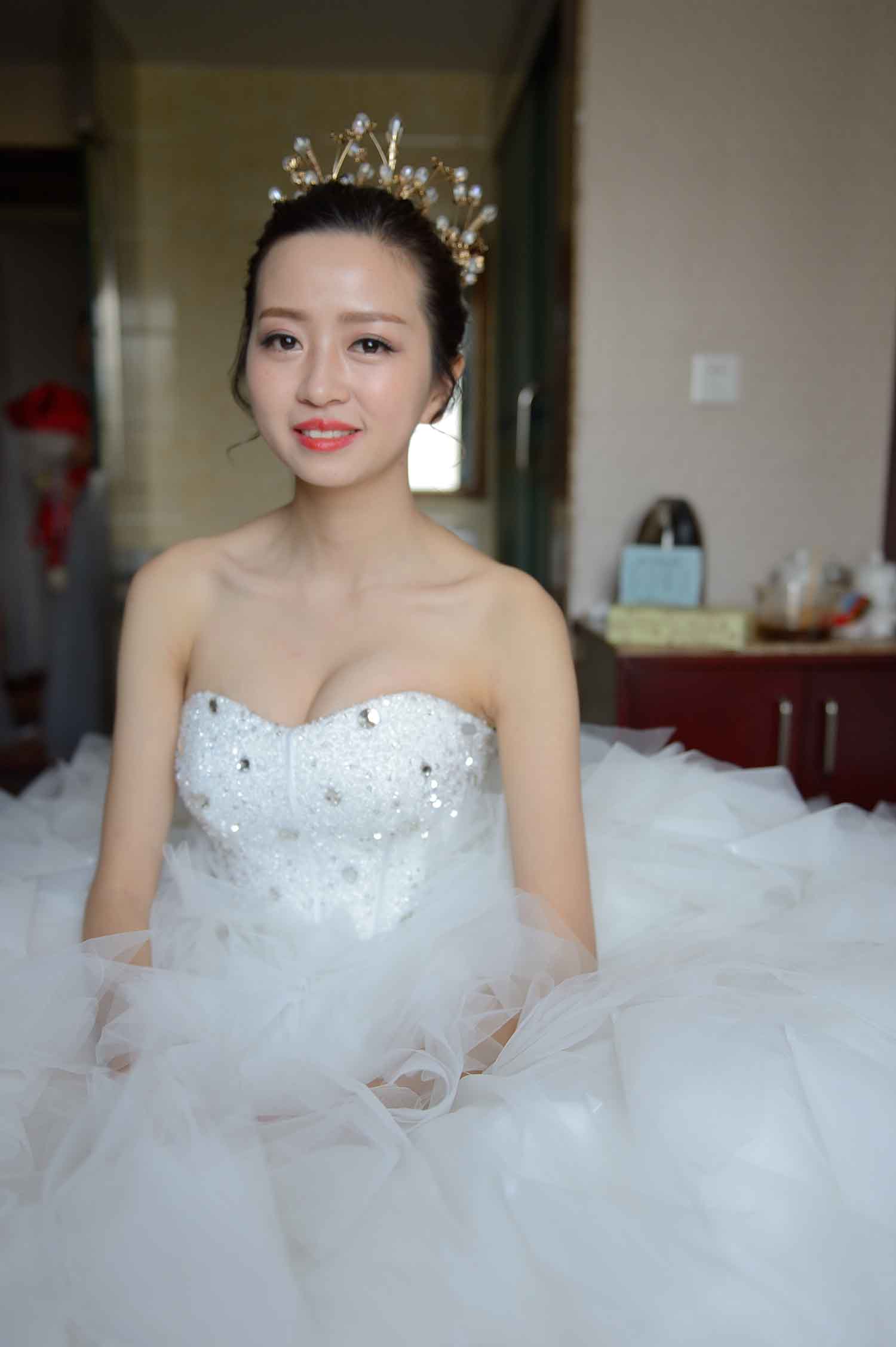 [素人新娘] 身材很好双峰傲人的白嫩美女新娘婚礼现场实拍写真 H423