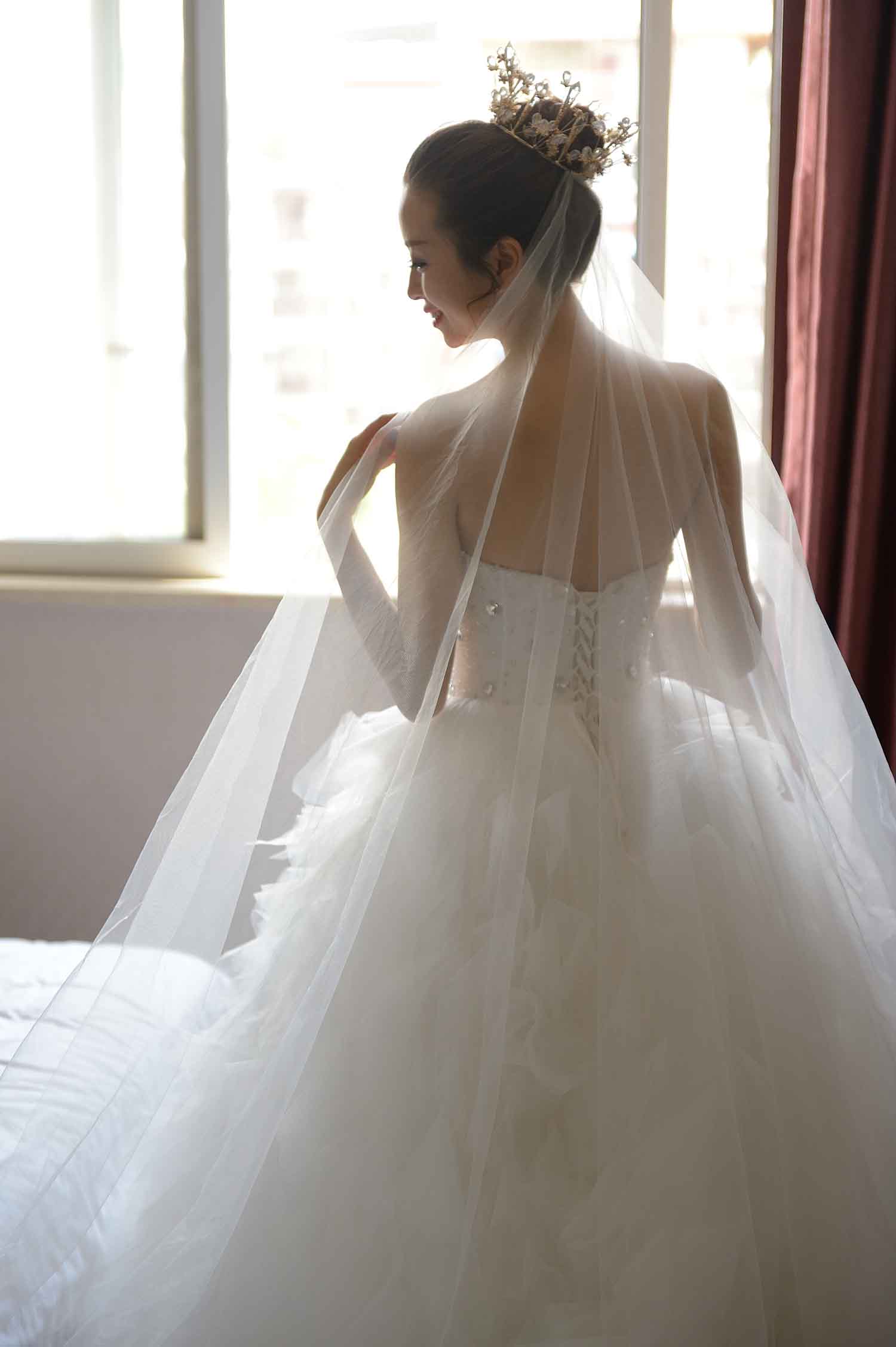 [素人新娘] 身材很好双峰傲人的白嫩美女新娘婚礼现场实拍写真 H423