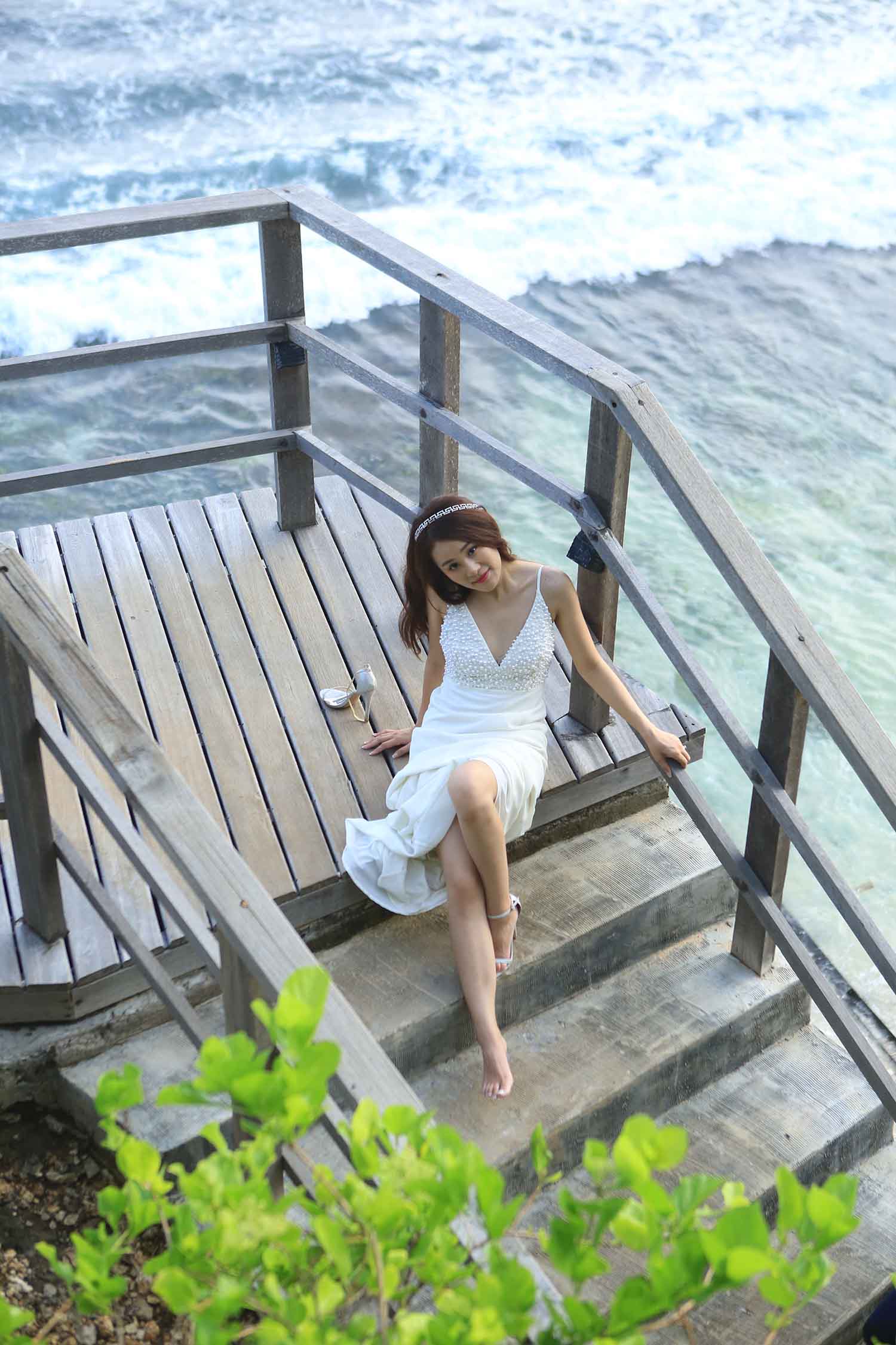 [素人新娘] 穿着比基尼露着小蛮腰的美女拍摄婚纱照写真 H447