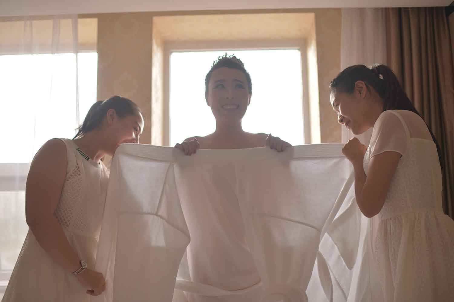 [素人新娘] 有点小可爱气质的美女新娘婚礼现场实拍写真 H430