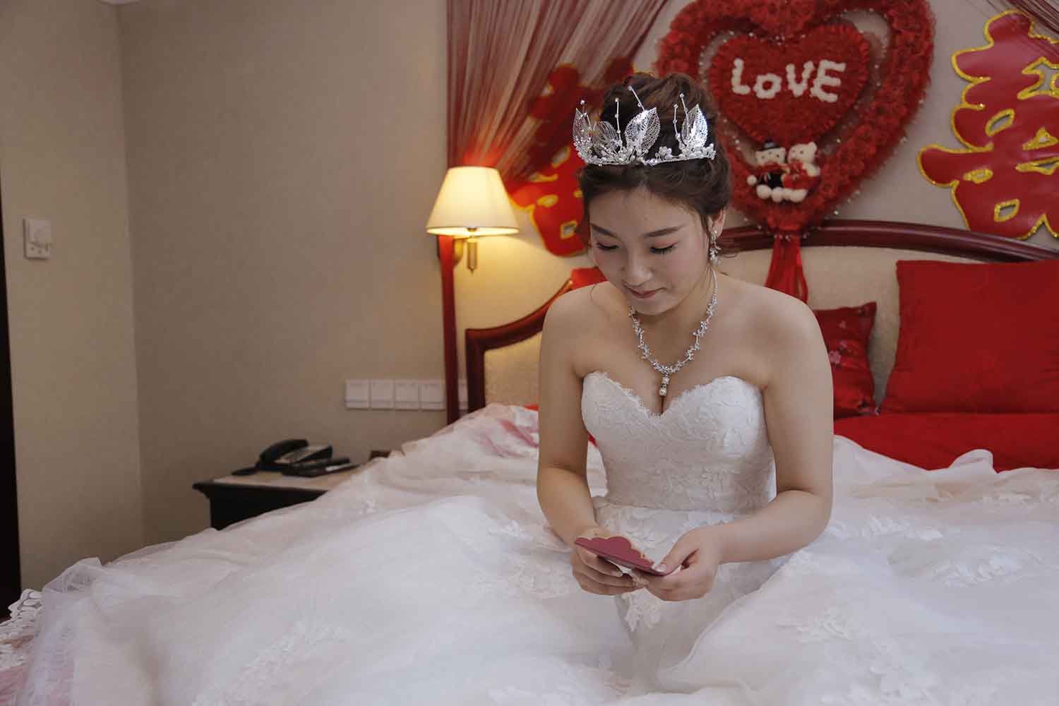 [素人新娘] 眼睛有点小的新娘婚礼现场实拍写真 H459