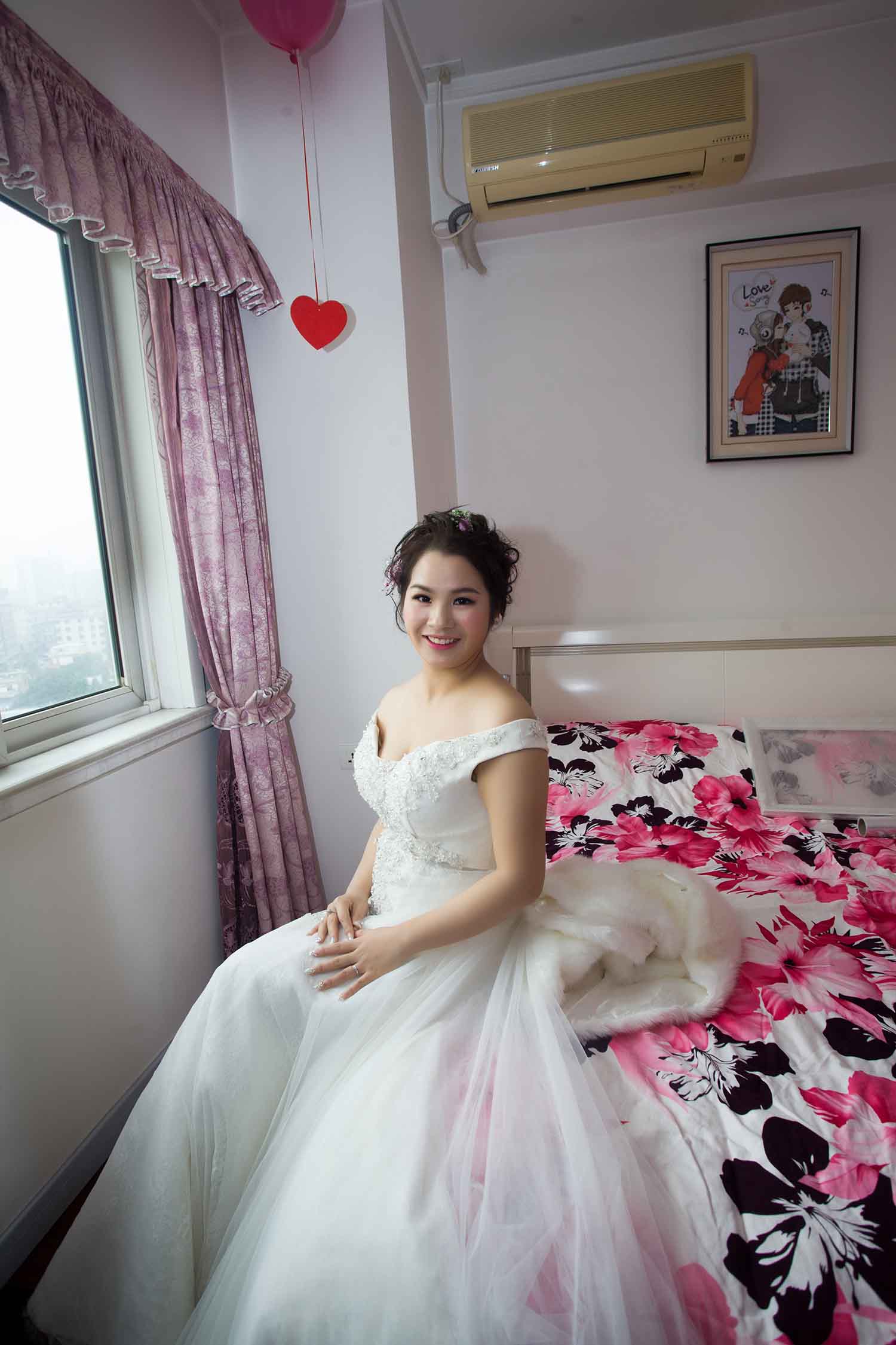 [素人新娘] 婚纱礼服貌似有点不合身的新娘婚礼现场实拍写真 H353