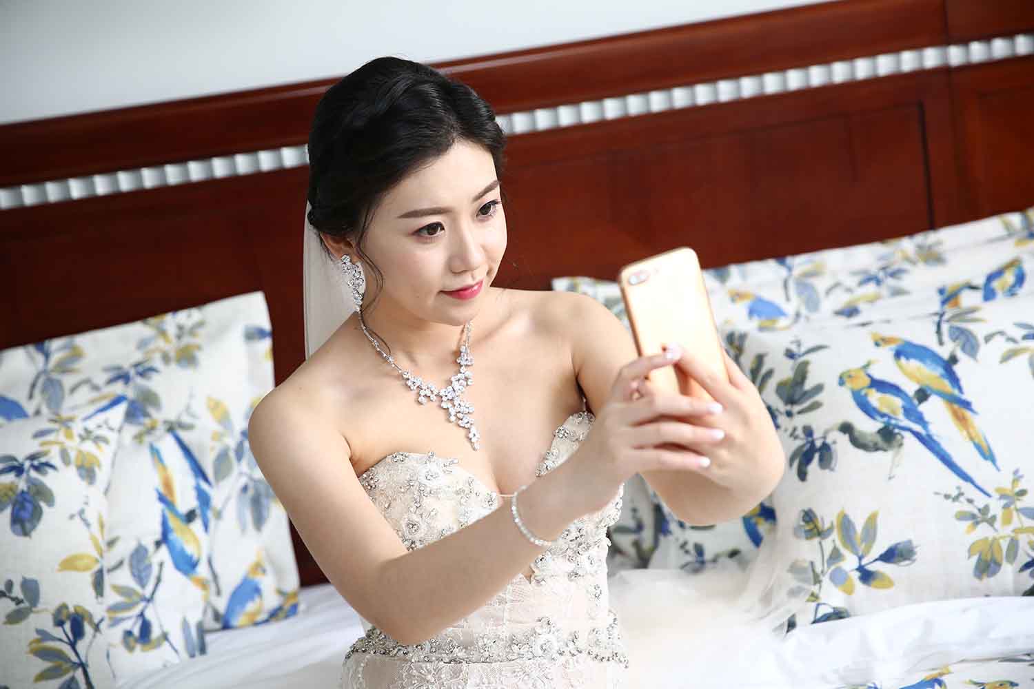 [素人新娘] 又大又圆还有点小气质的新娘婚礼现场实拍写真 H354