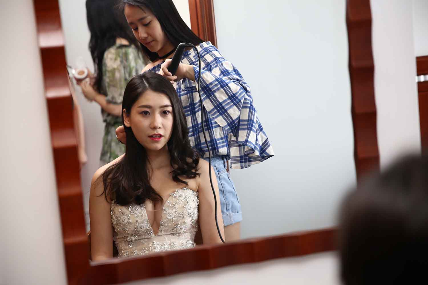 [素人新娘] 又大又圆还有点小气质的新娘婚礼现场实拍写真 H354